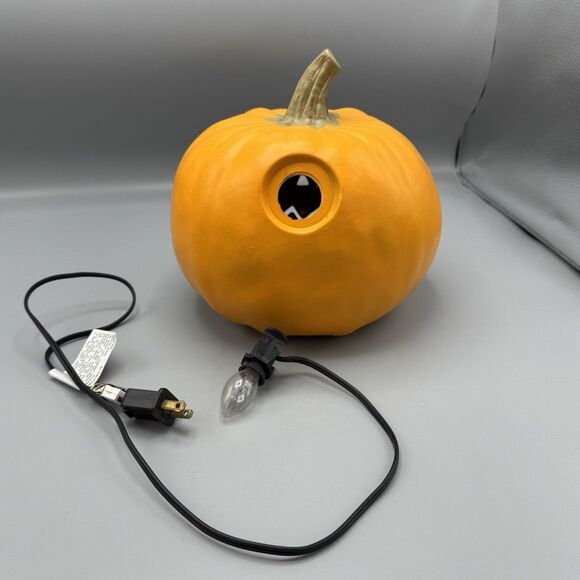 Unmarked Halloween Pumpkin Jack o'Lantern Blow Mold Light Incl 8" Tall - Picture 8 of 14